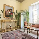 Uffizi In The Heart Of Apartamento *