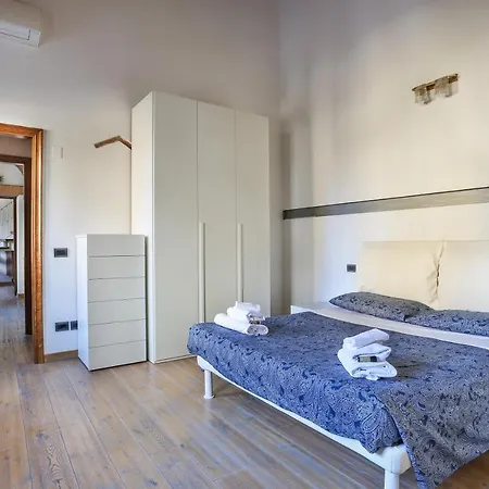 Uffizi Ii In Location Apartment